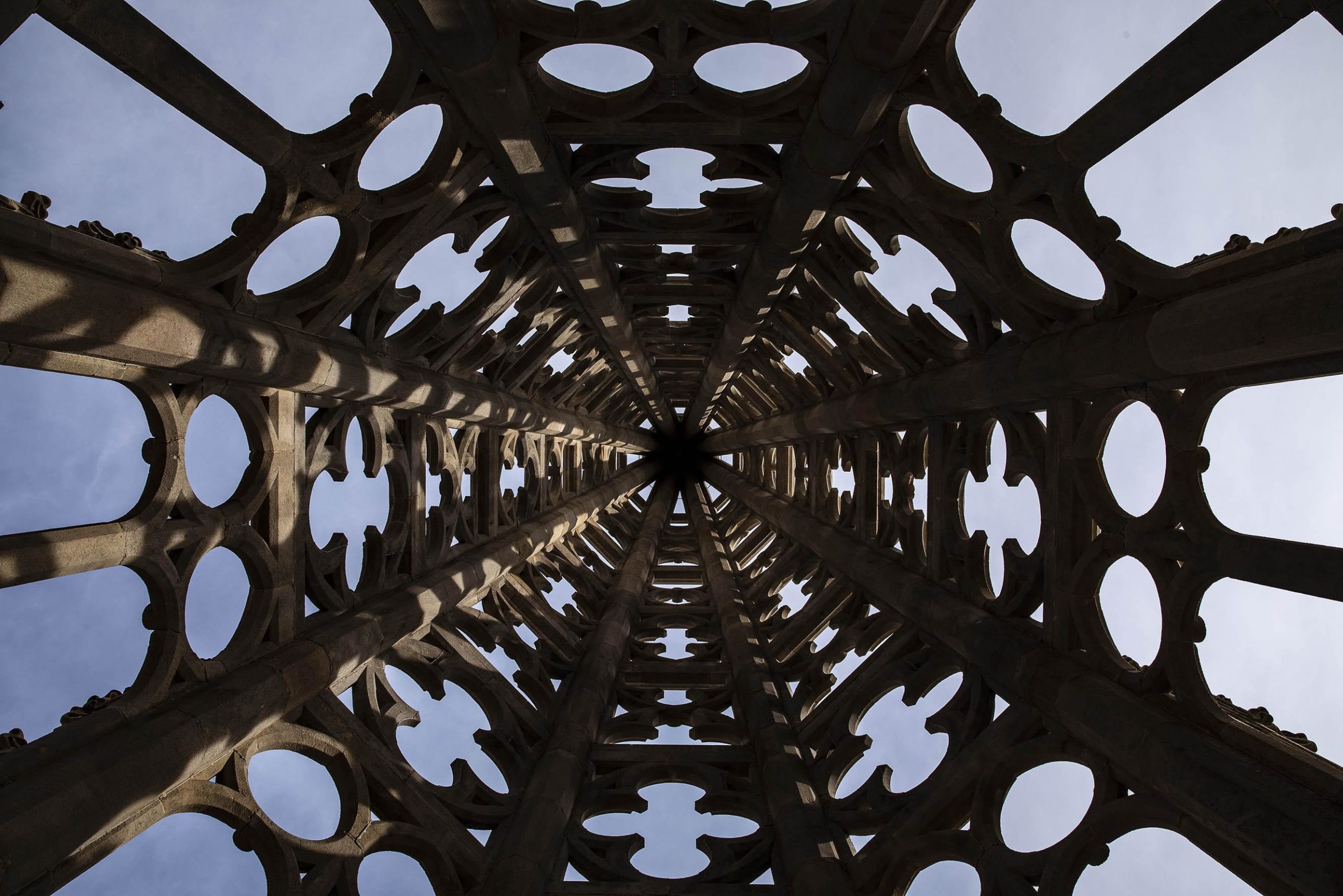 Cúpula del cimbori de la Catedral de Barcelona, vista des de dins / Jordi Play