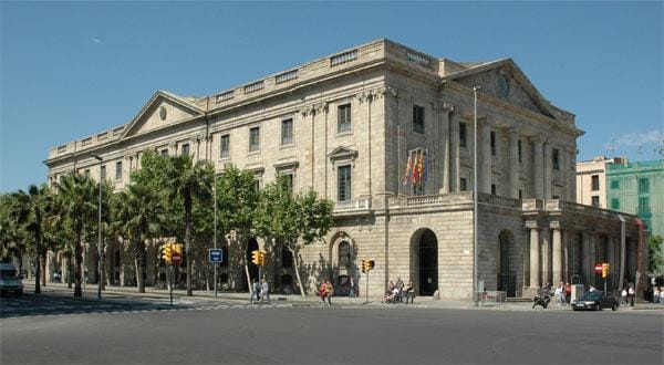 La Llotja de Mar, seu corporativa de la Cambra de Comerç / Wikimedia – Baldiri